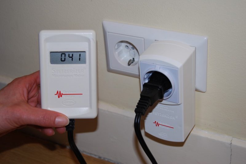 Stetzerizer microsurge meter measures dirty electricity